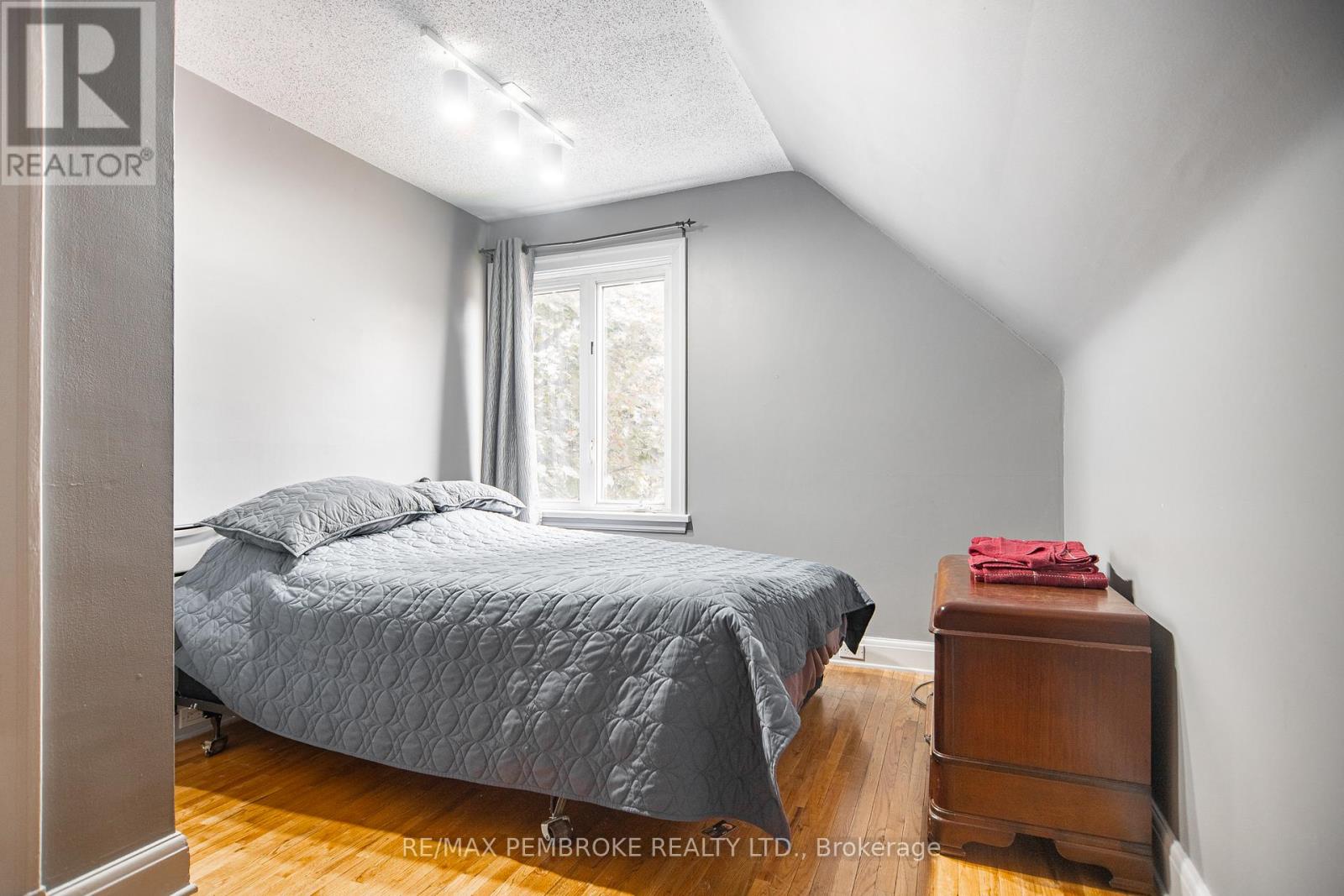 320 Mackay Street, Pembroke, Ontario  K8A 1C7 - Photo 15 - X13682676