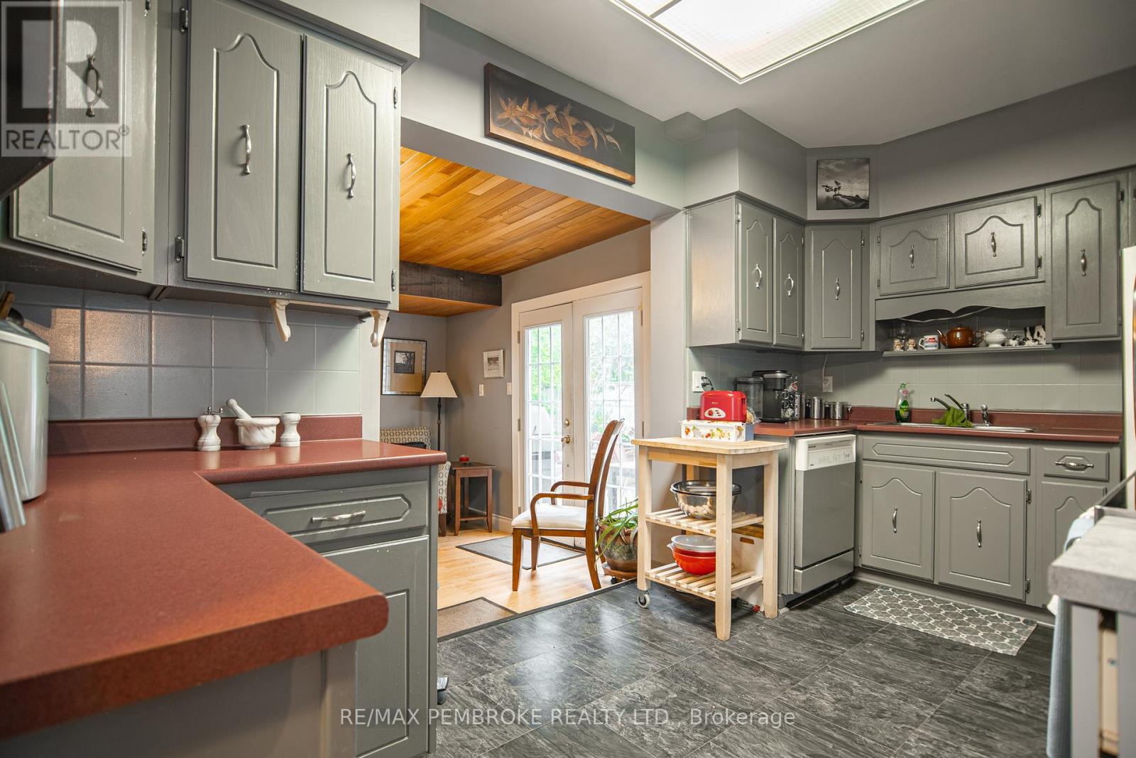 320 Mackay Street, Pembroke, Ontario  K8A 1C7 - Photo 4 - X13682676