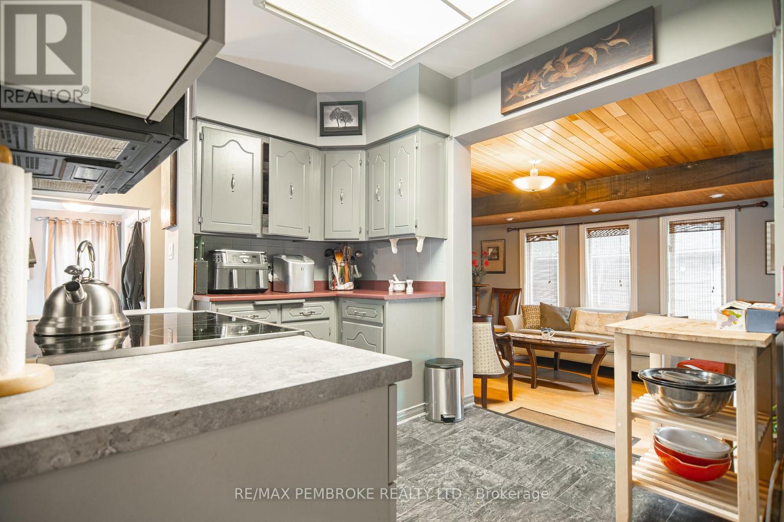 320 Mackay Street, Pembroke, Ontario  K8A 1C7 - Photo 6 - X13682676