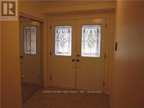 16 Thames Court, Richmond Hill, Ontario  L4B 1N4 - Photo 2 - N13682606