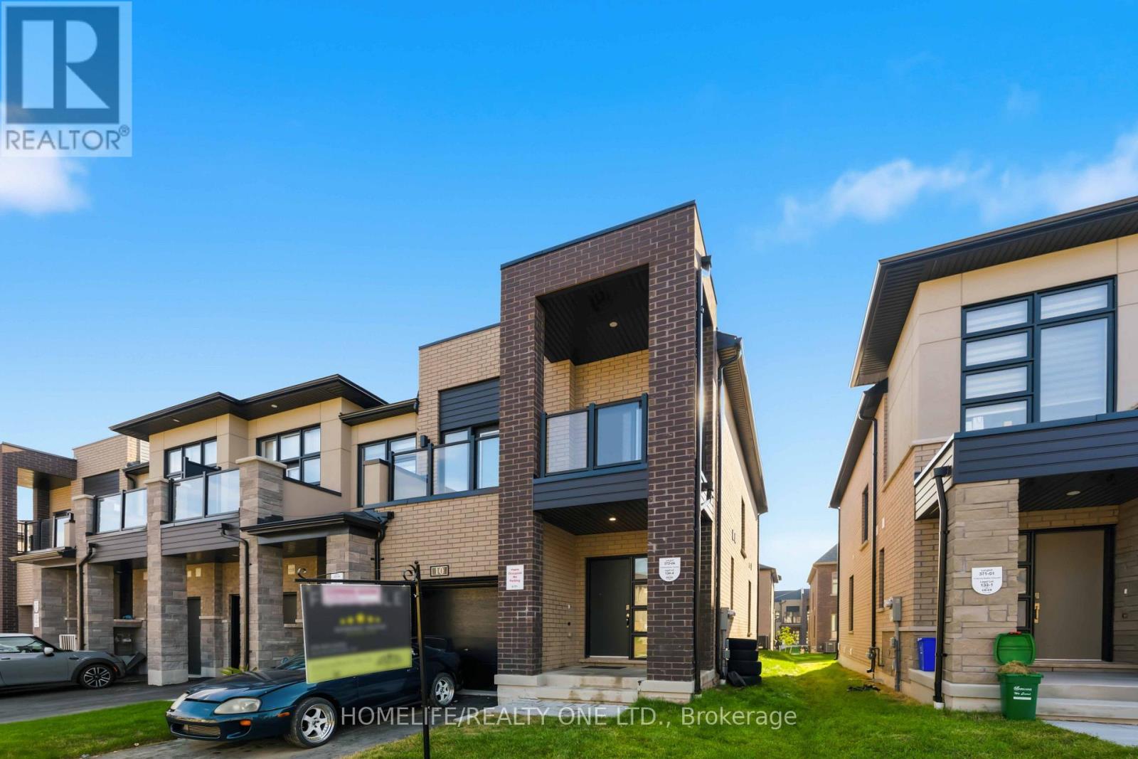 10 HARVEY BUNKER CRESCENT, Markham, Ontario