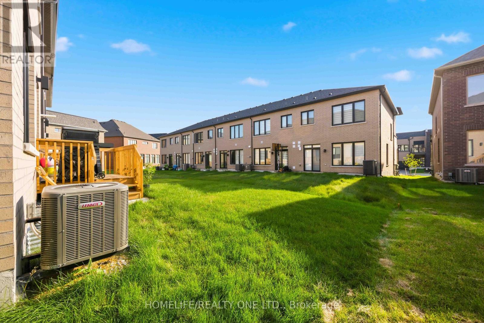 10 Harvey Bunker Crescent, Markham, Ontario  L6C 3M7 - Photo 46 - N13682652