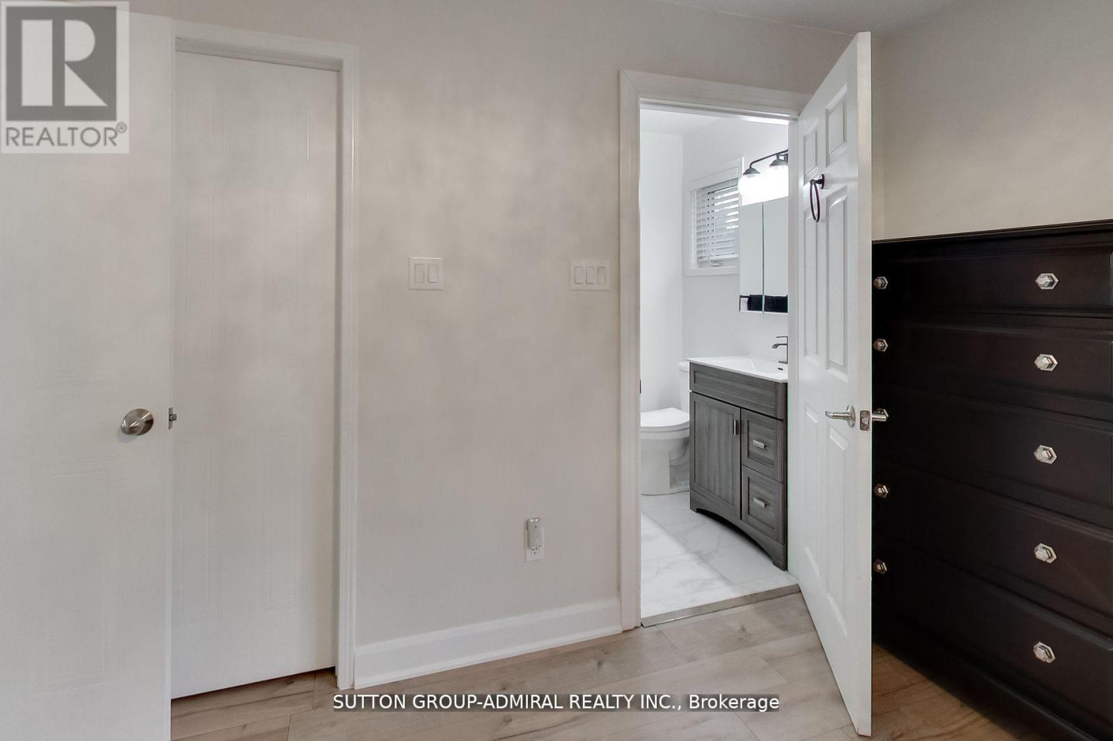 11 Club Court, Wasaga Beach, Ontario  L9Z 1J8 - Photo 19 - S13682604