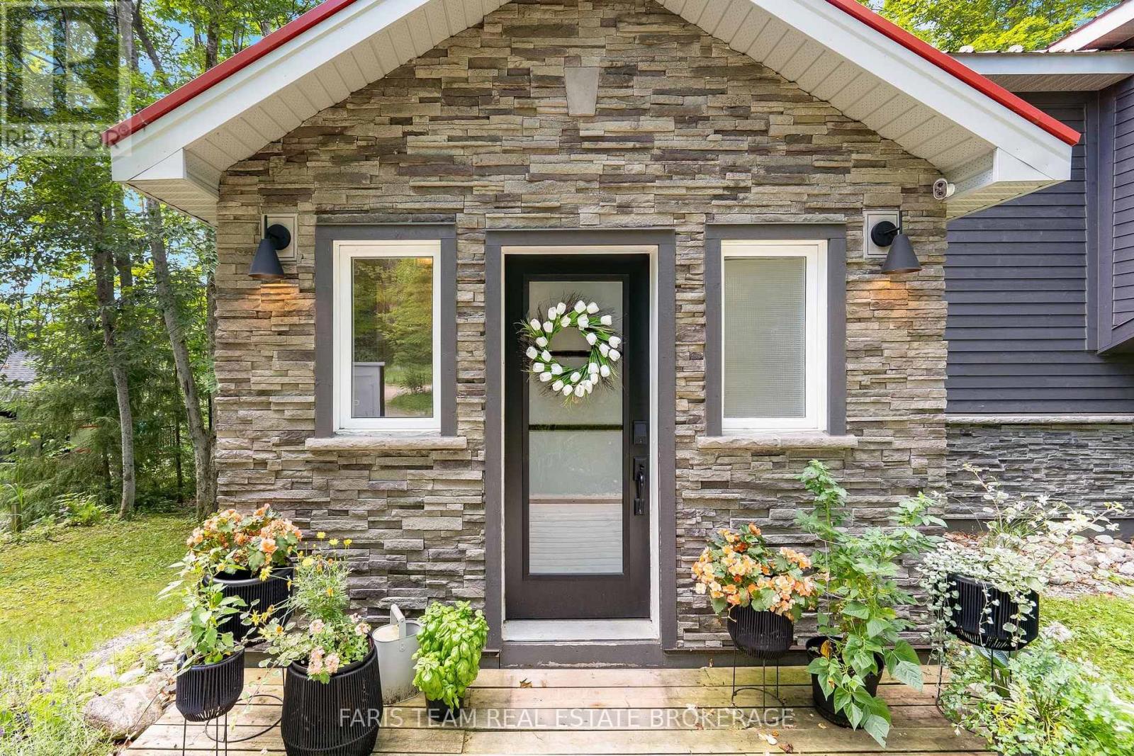 49 Huronwoods Drive, Oro-Medonte (Sugarbush), Ontario  L0K 1E0 - Photo 4 - S13682728