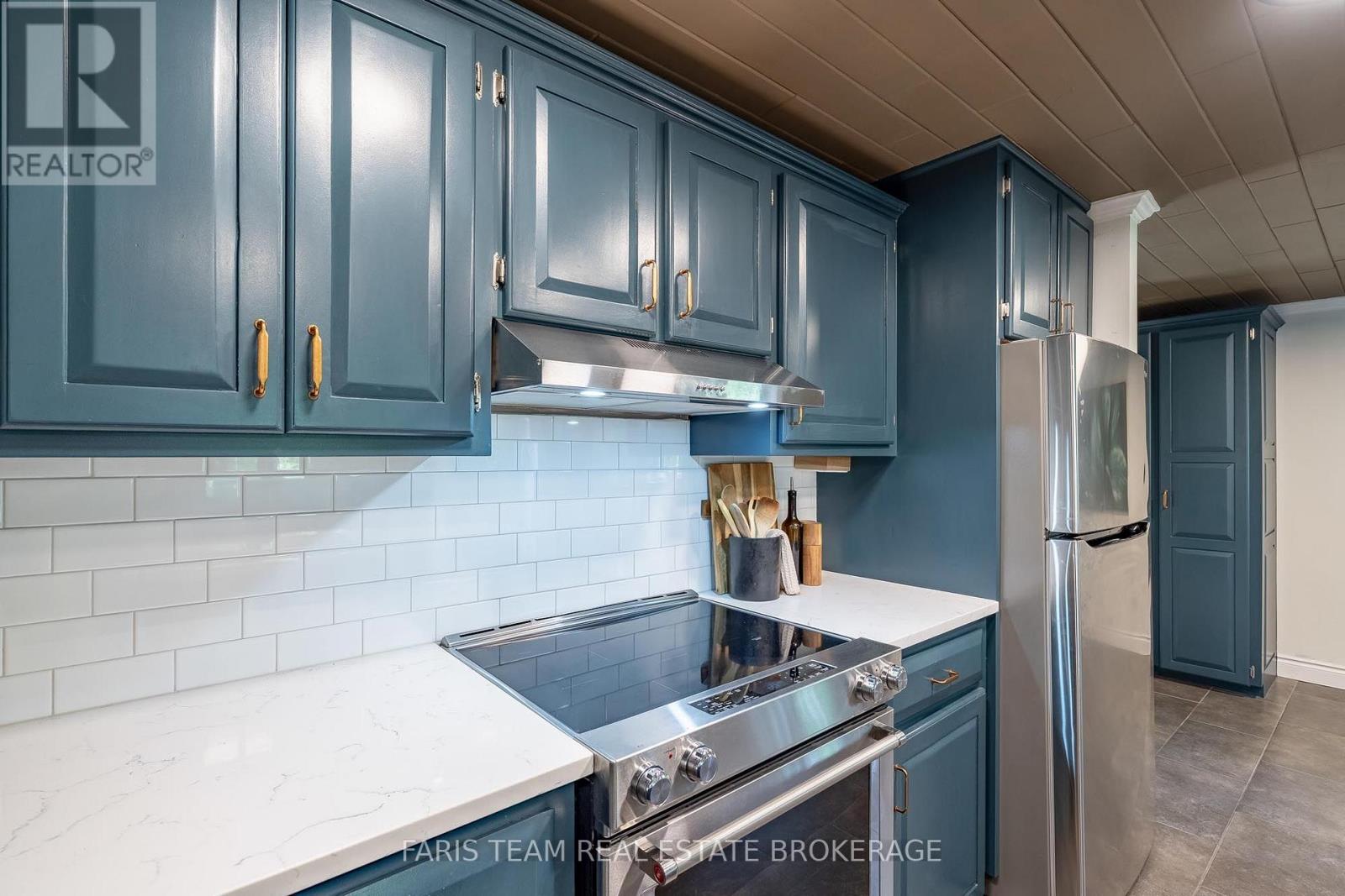 49 Huronwoods Drive, Oro-Medonte (Sugarbush), Ontario  L0K 1E0 - Photo 8 - S13682728