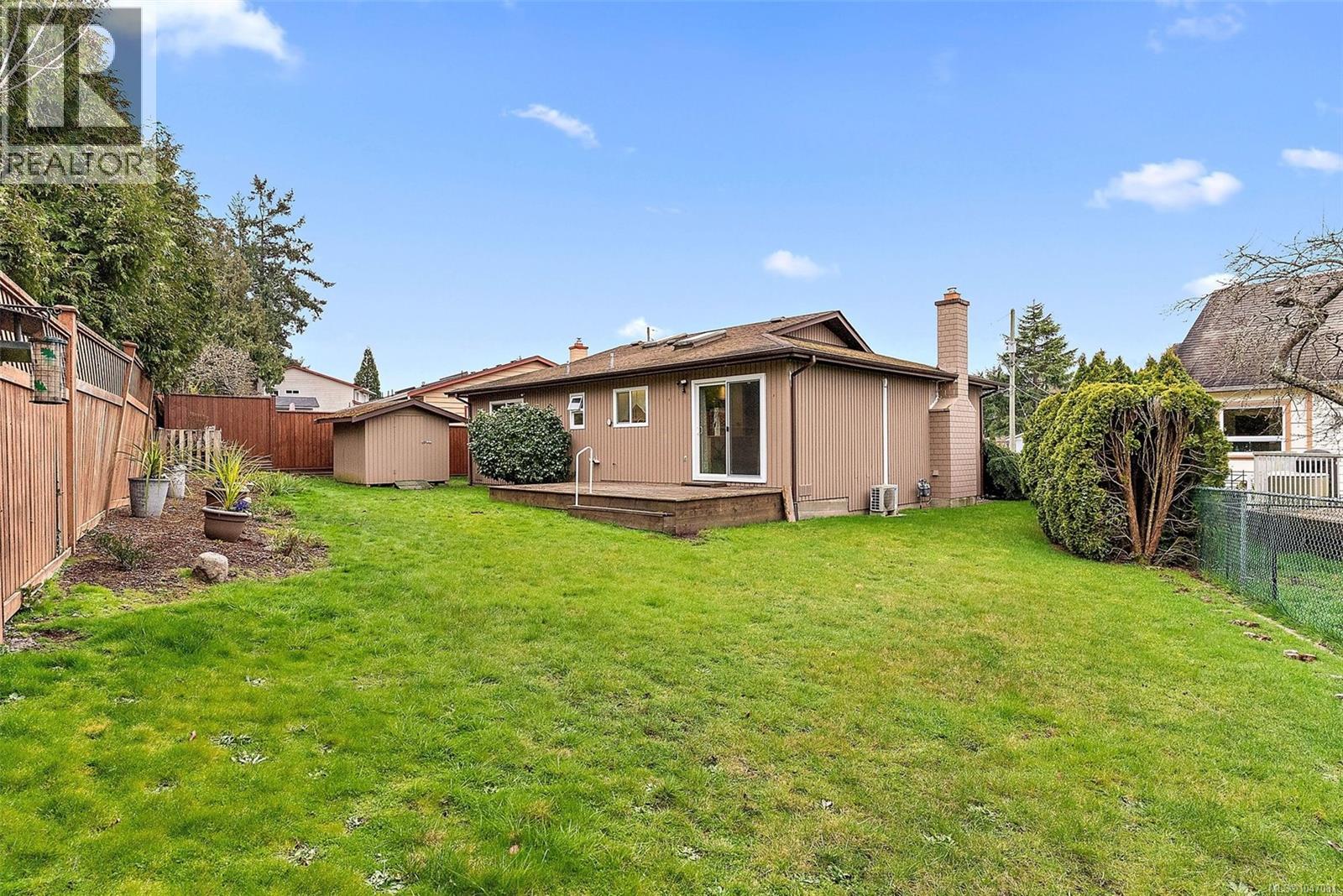 10411 Finch Pl, Sidney, British Columbia  V8L 4P7 - Photo 17 - 1047081