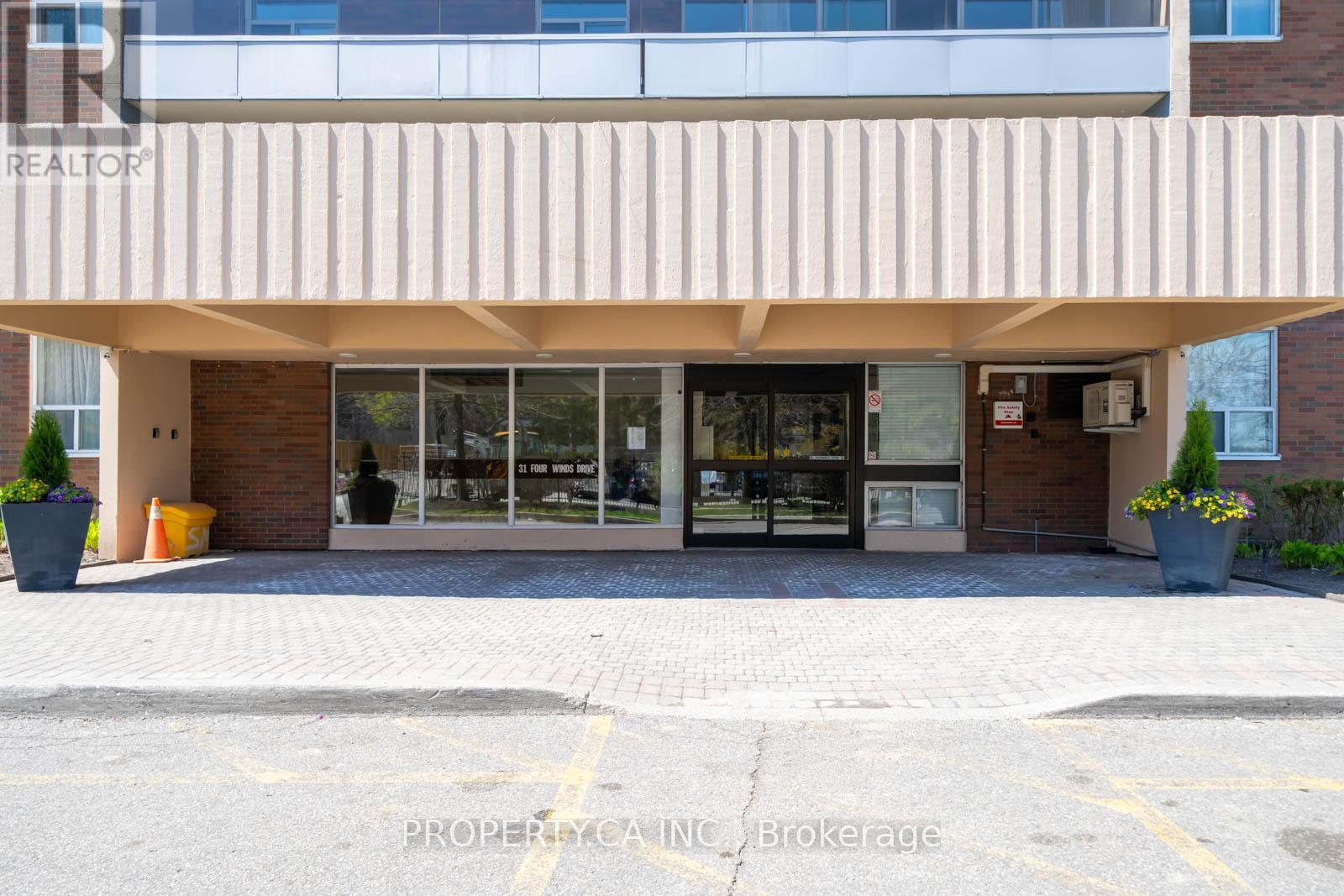 901 - 31 Four Winds Drive W, Toronto, Ontario  M3J 1K9 - Photo 2 - W13682724