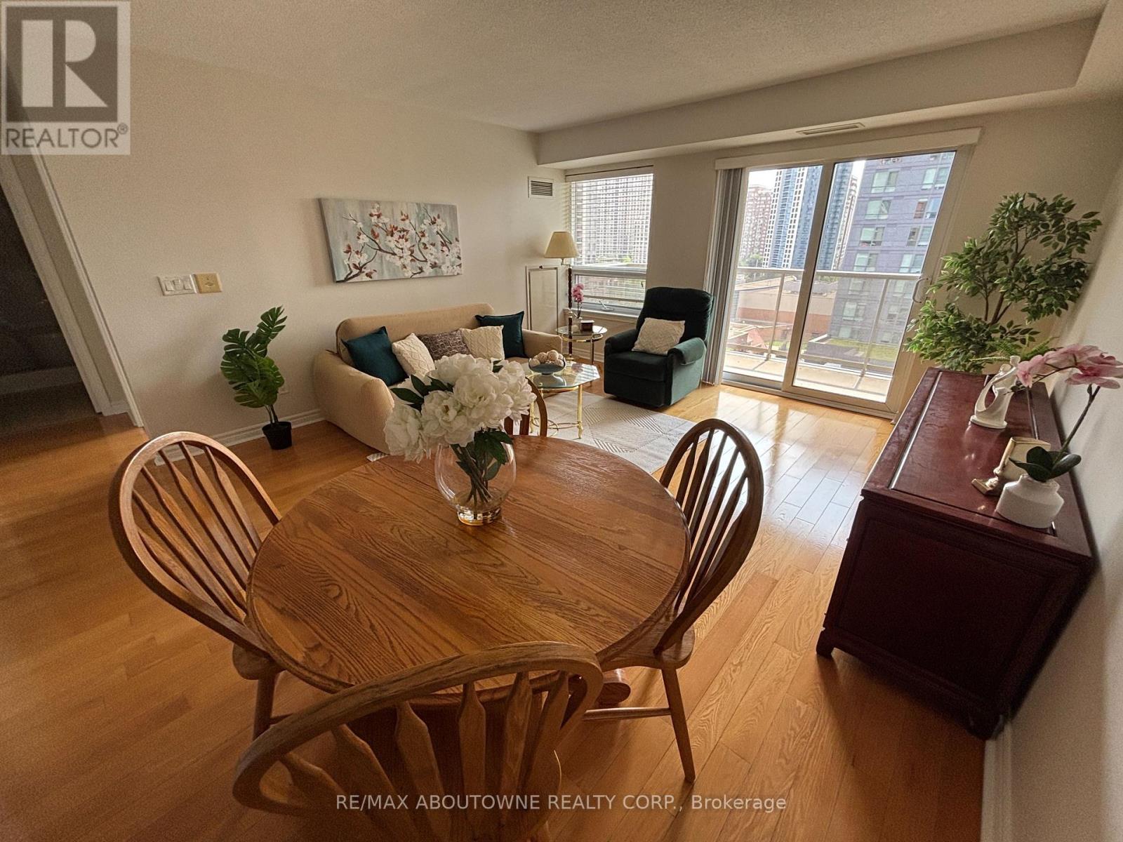 1002 - 350 Princess Royal Drive, Mississauga, Ontario  L5B 4N1 - Photo 14 - W13682748