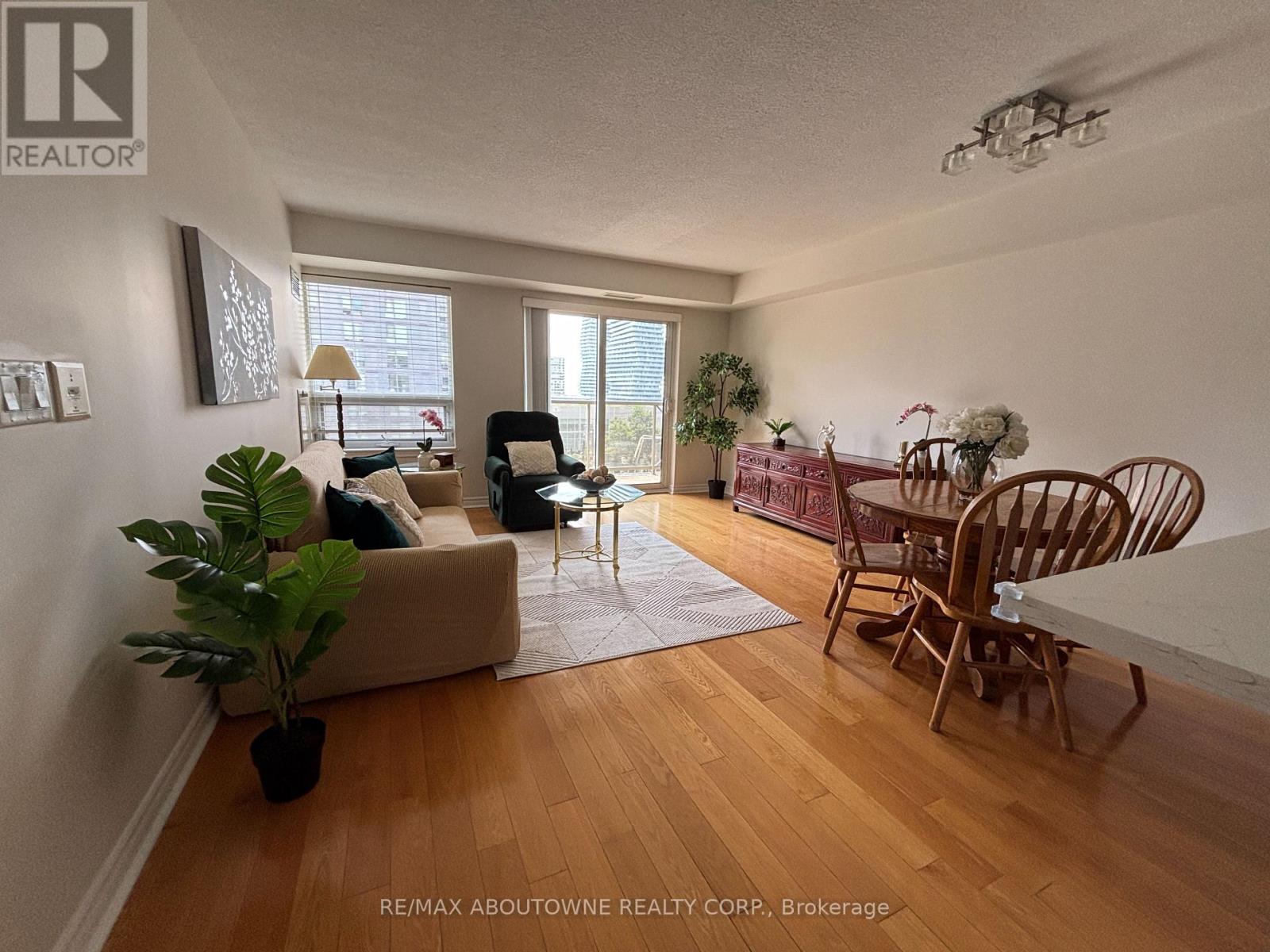 1002 - 350 Princess Royal Drive, Mississauga, Ontario  L5B 4N1 - Photo 21 - W13682748