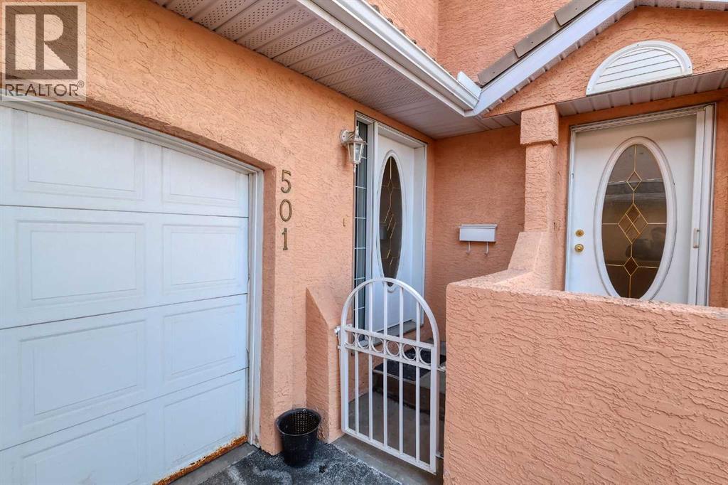 501 Coral Cove NE, Calgary, Alberta  T3J 3Y9 - Photo 2 - A2280990