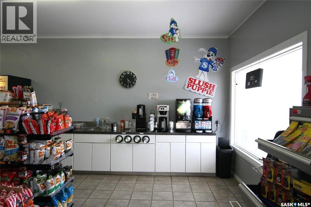 406 - 410 Railway Avenue, Eston, Saskatchewan  S0L 1A0 - Photo 5 - SK045157