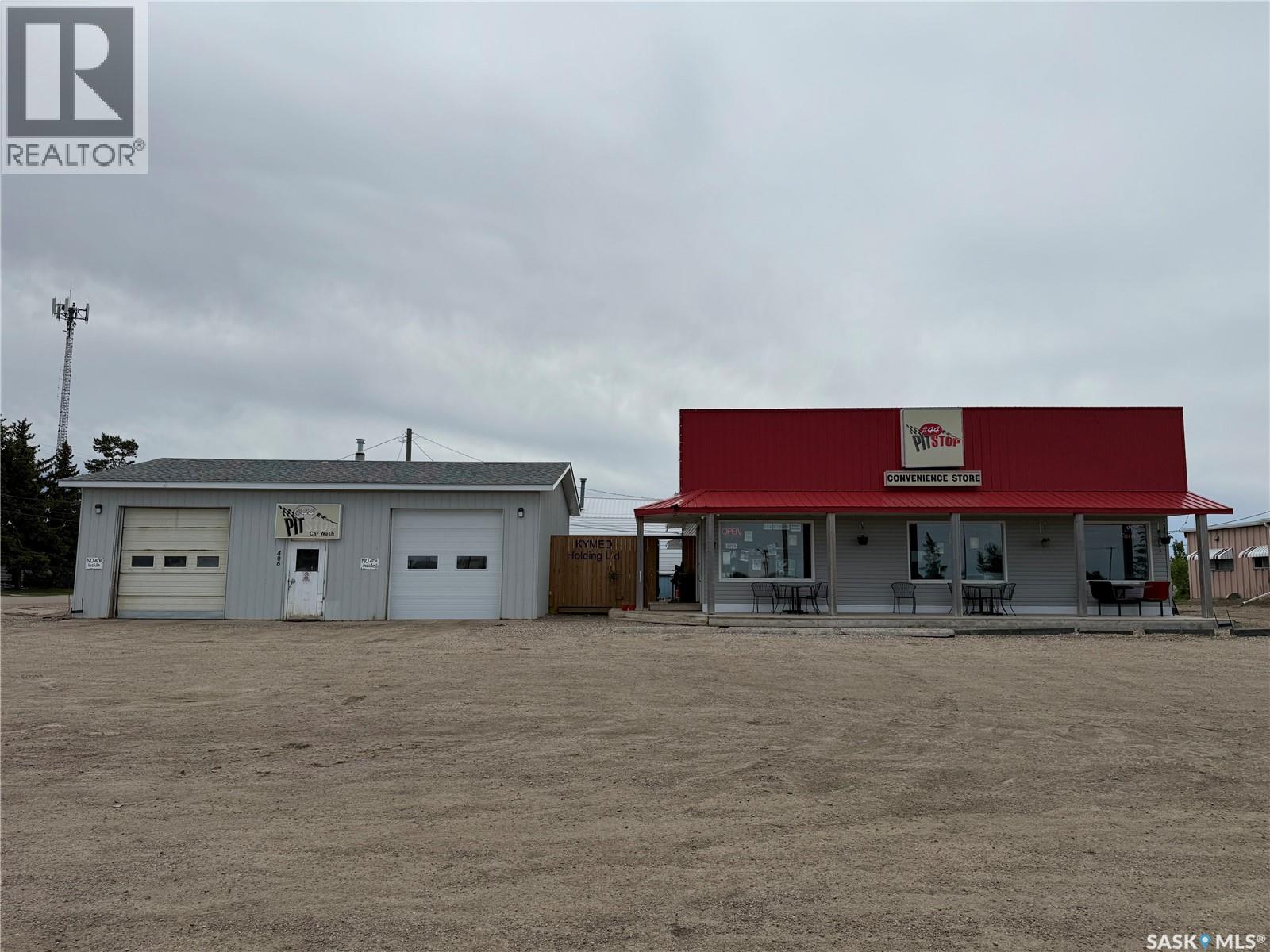 406 - 410 Railway Avenue, Eston, Saskatchewan  S0L 1A0 - Photo 2 - SK045157