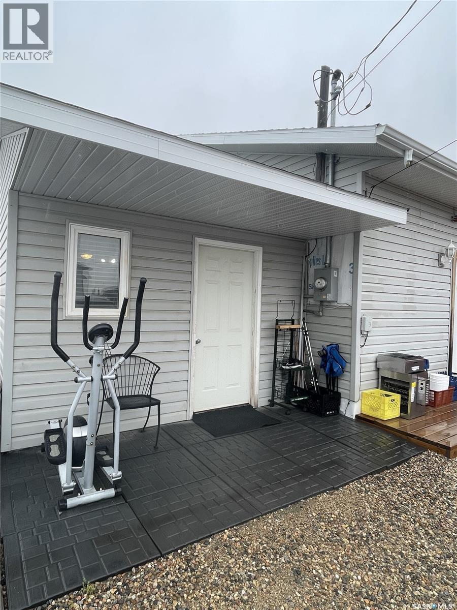 406 - 410 Railway Avenue, Eston, Saskatchewan  S0L 1A0 - Photo 17 - SK045157