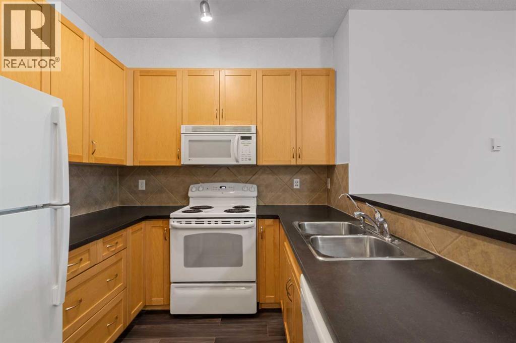 3304, 70 Panamount Drive NW, Calgary, Alberta  T3K 6K3 - Photo 11 - A2318852