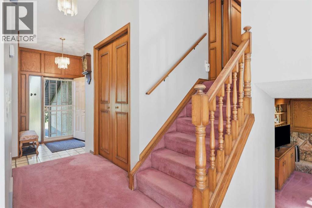 149 Edgehill Drive Nw, Calgary, Alberta  T3A 2W5 - Photo 10 - A2329520