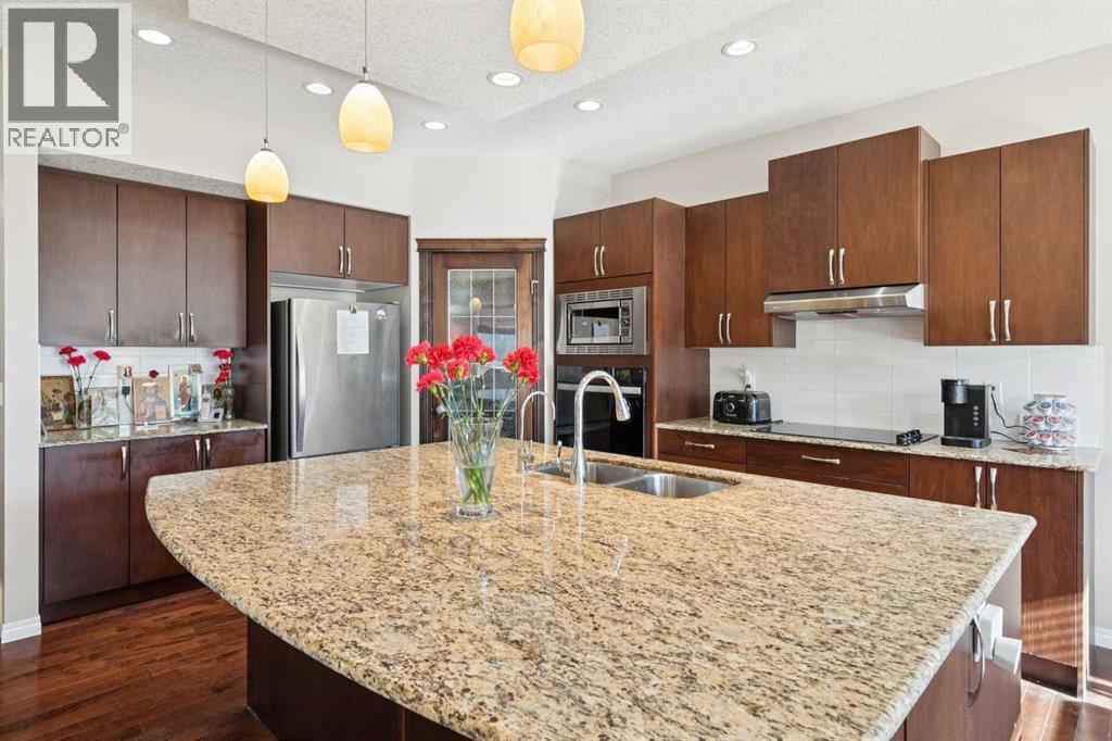 92 Cougar Ridge Close Sw, Calgary, Alberta  T3H 0V4 - Photo 7 - A2334290