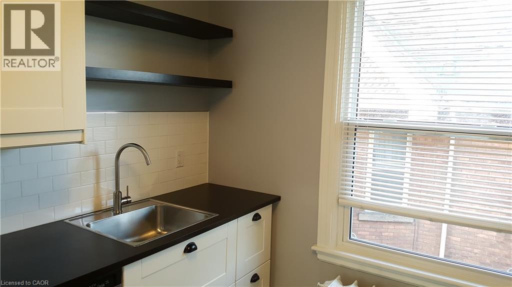 47 Sherman Avenue S Unit# 3, Hamilton, Ontario  L8M 2P6 - Photo 4 - 40850129
