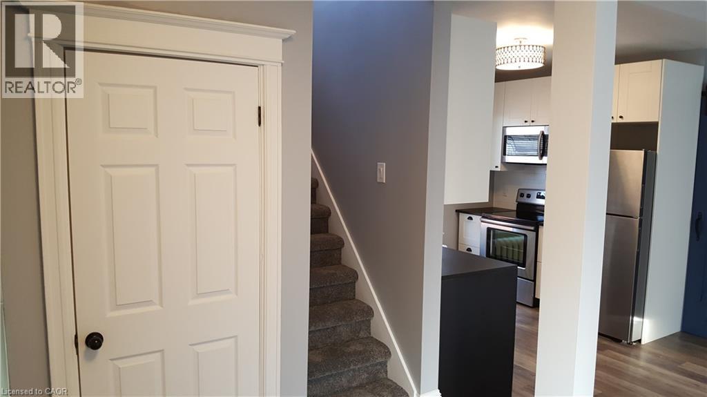 47 Sherman Avenue S Unit# 3, Hamilton, Ontario  L8M 2P6 - Photo 8 - 40850129