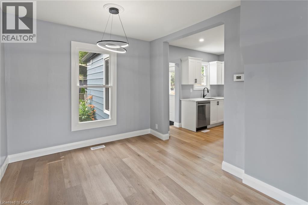 35 East 27th Street, Hamilton, Ontario L8V 3E8 - Photo 12 - 40851578