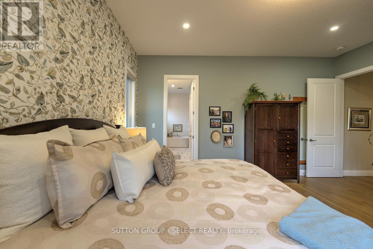 276 Hazelton Lane, South Huron, Ontario  N0M 1S3 - Photo 30 - X13135446