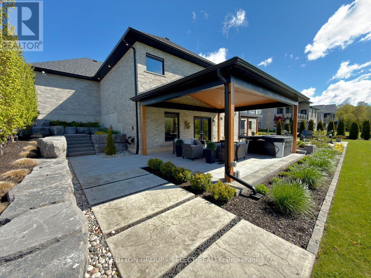 276 Hazelton Lane, South Huron, Ontario  N0M 1S3 - Photo 7 - X13135446
