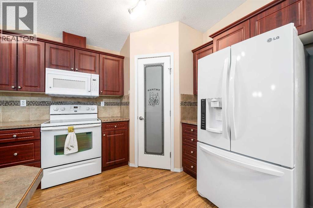62 Timothy Way SE, Medicine Hat, Alberta  T1B 0M7 - Photo 7 - A2337424