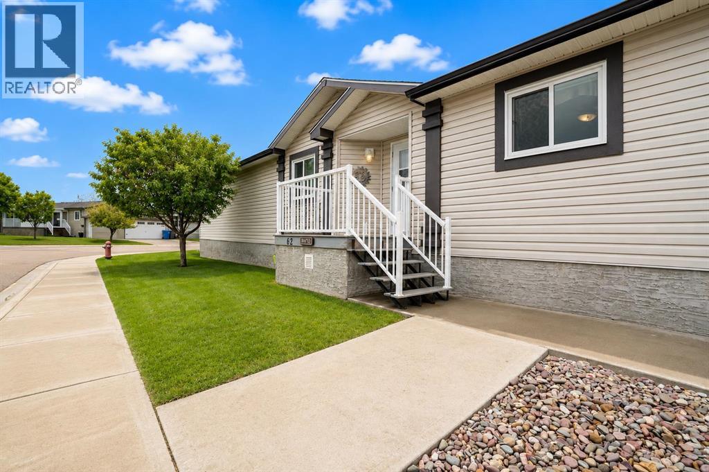 62 Timothy Way SE, Medicine Hat, Alberta  T1B 0M7 - Photo 3 - A2337424