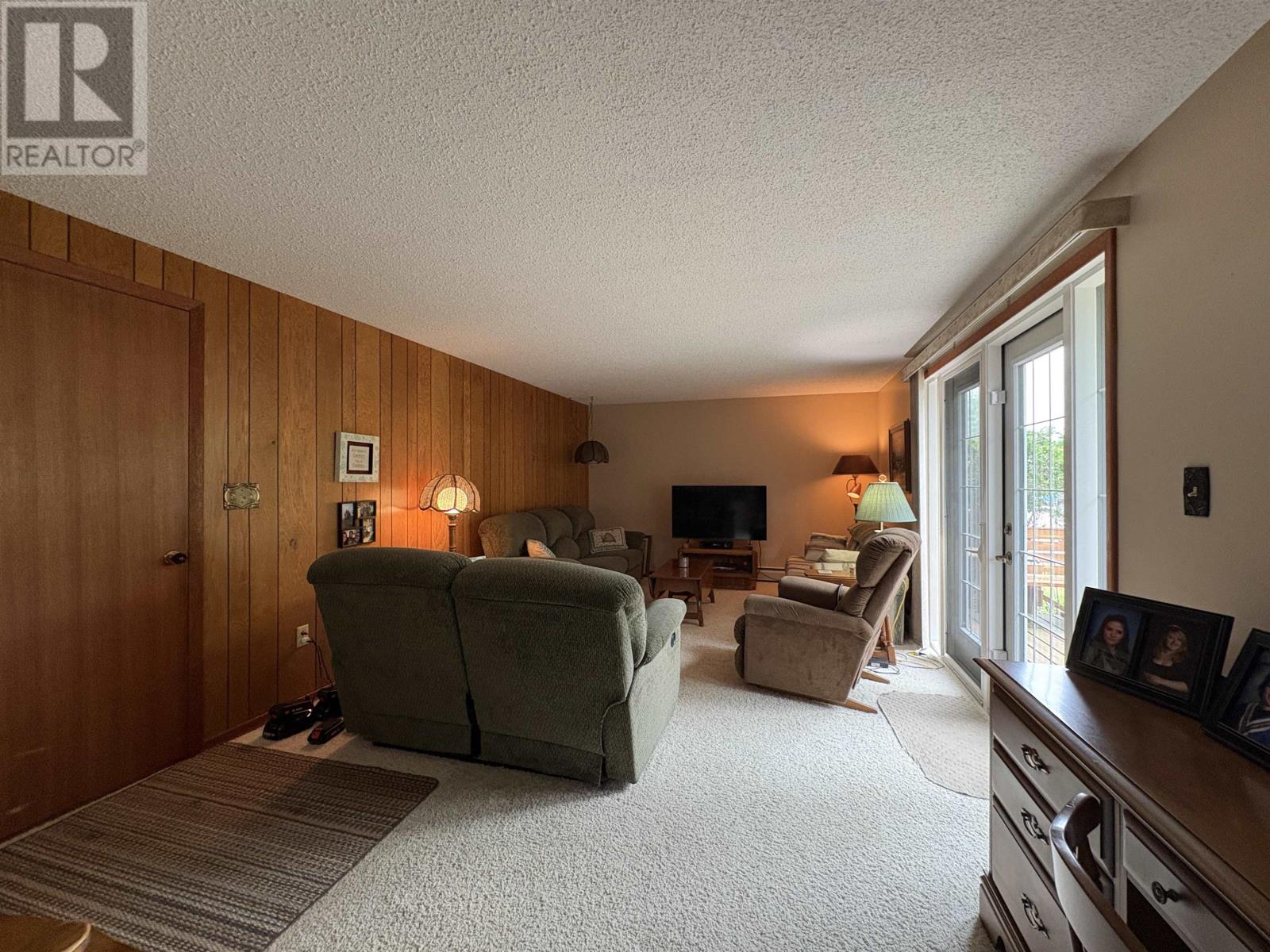 952 Russell Bay, Fort Frances, Ontario  P9A 3N9 - Photo 20 - TB2602054
