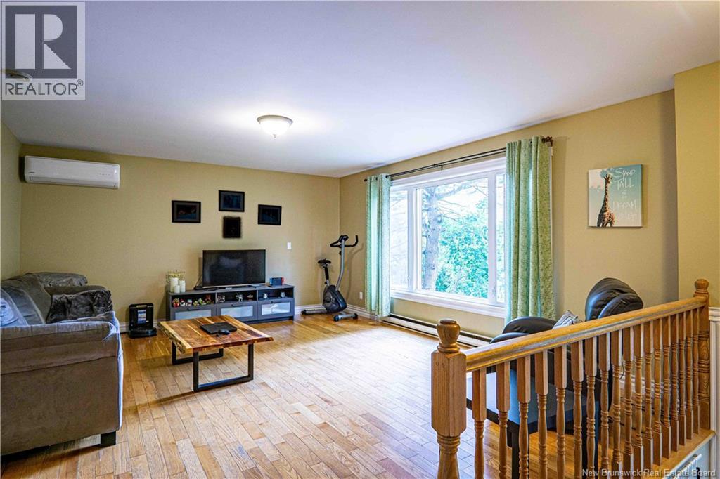 770 Glengarry Place, Fredericton, New Brunswick  E3B 5Z9 - Photo 2 - NB146126