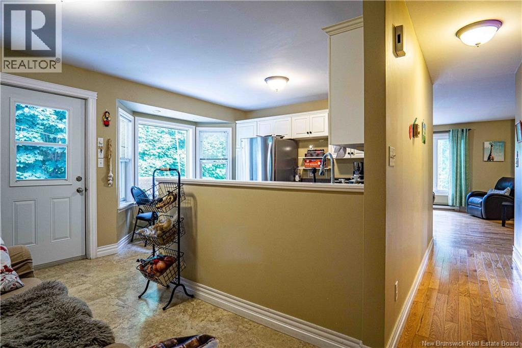 770 Glengarry Place, Fredericton, New Brunswick  E3B 5Z9 - Photo 6 - NB146126