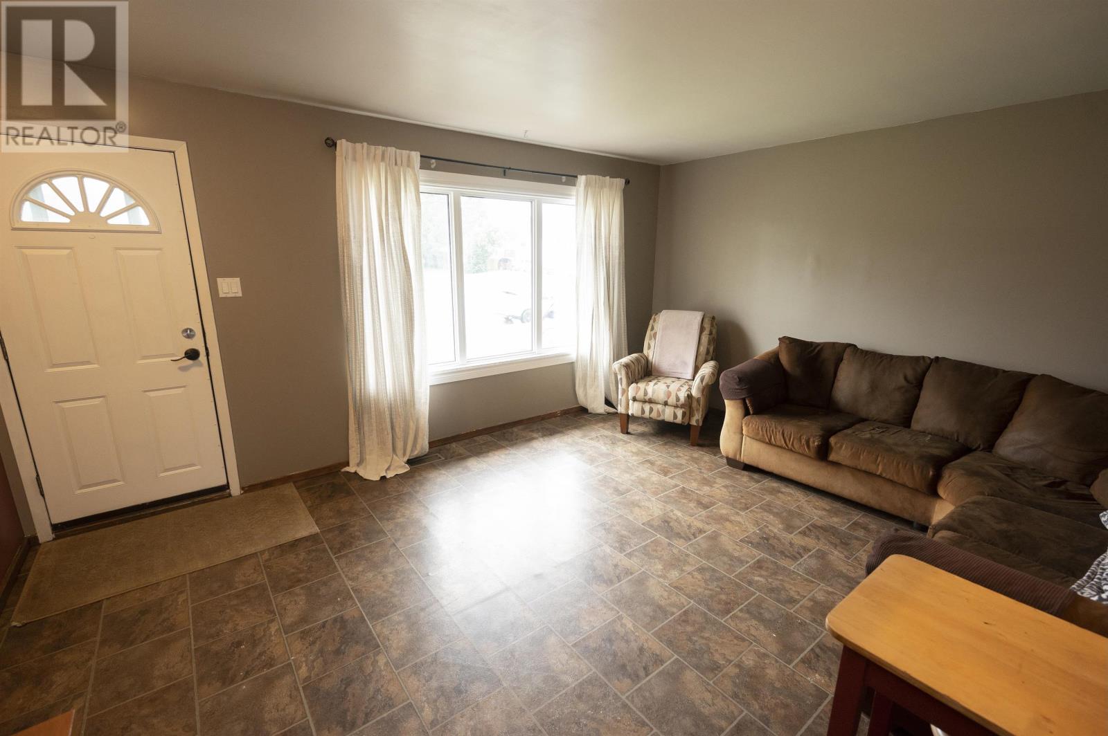 537 Churchill Drive West, Thunder Bay, Ontario  P7C 5C4 - Photo 3 - TB2602383