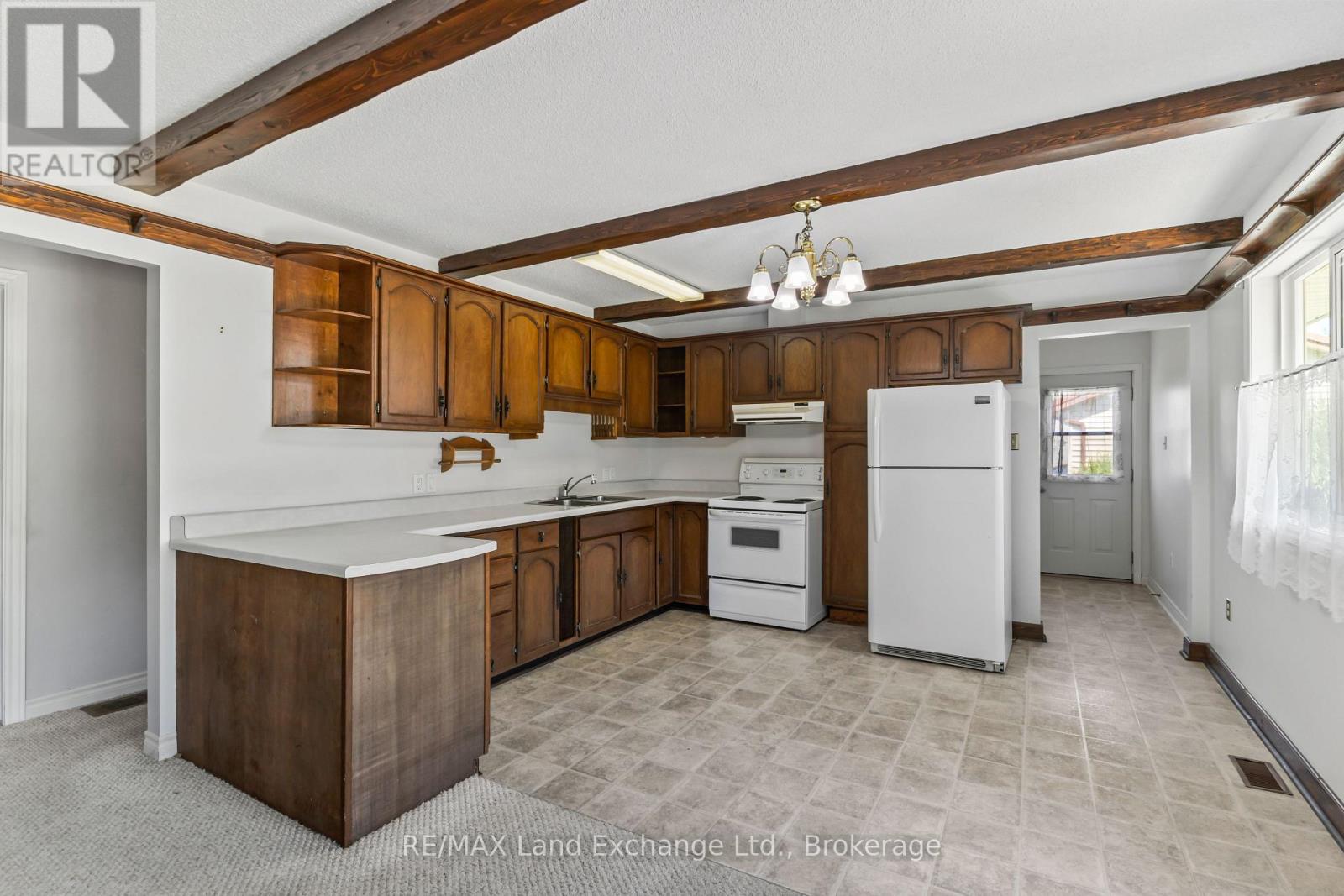 46 Lilac Lane, South Bruce Peninsula, Ontario  N0H 1A0 - Photo 11 - X13682804