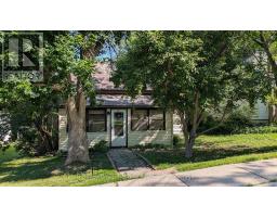 18 SUSAN STREET W, Huntsville, Ontario