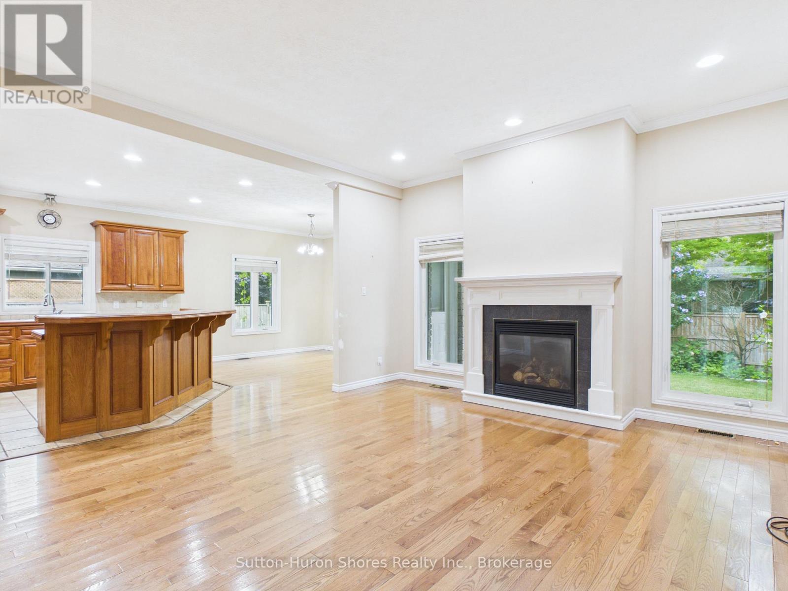 490 Bluewater Drive, Saugeen Shores, Ontario  N0H 2C1 - Photo 4 - X13683060