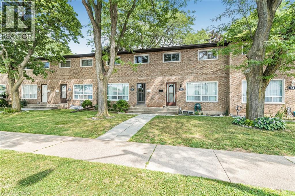 28 Riverdale Drive, Hamilton, Ontario L8E 1J8 - Photo 2 - 40853774