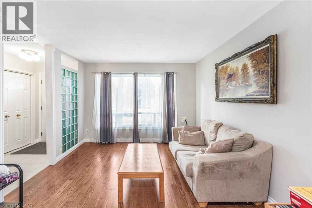 28 Riverdale Drive, Hamilton, Ontario L8E 1J8 - Photo 5 - 40853774