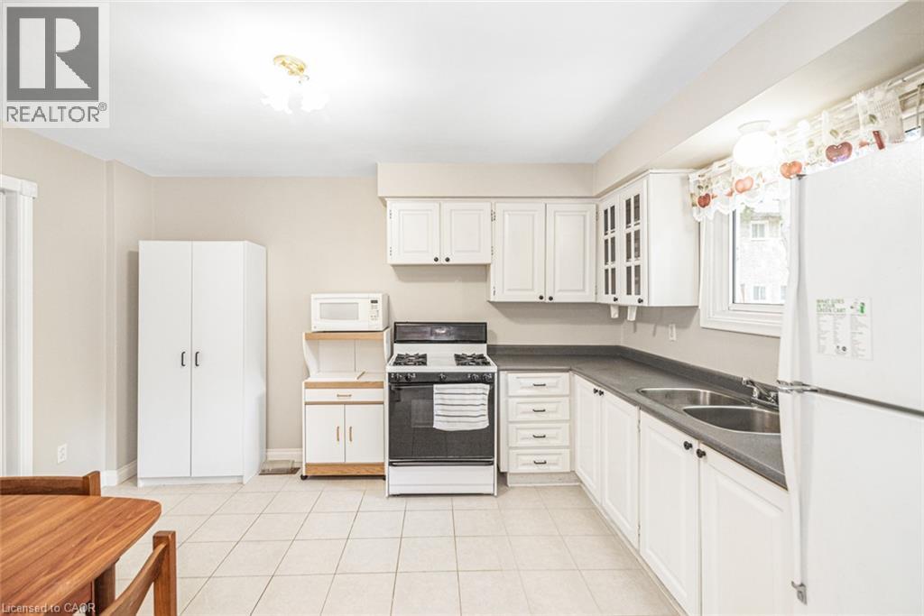 28 Riverdale Drive, Hamilton, Ontario L8E 1J8 - Photo 9 - 40853774
