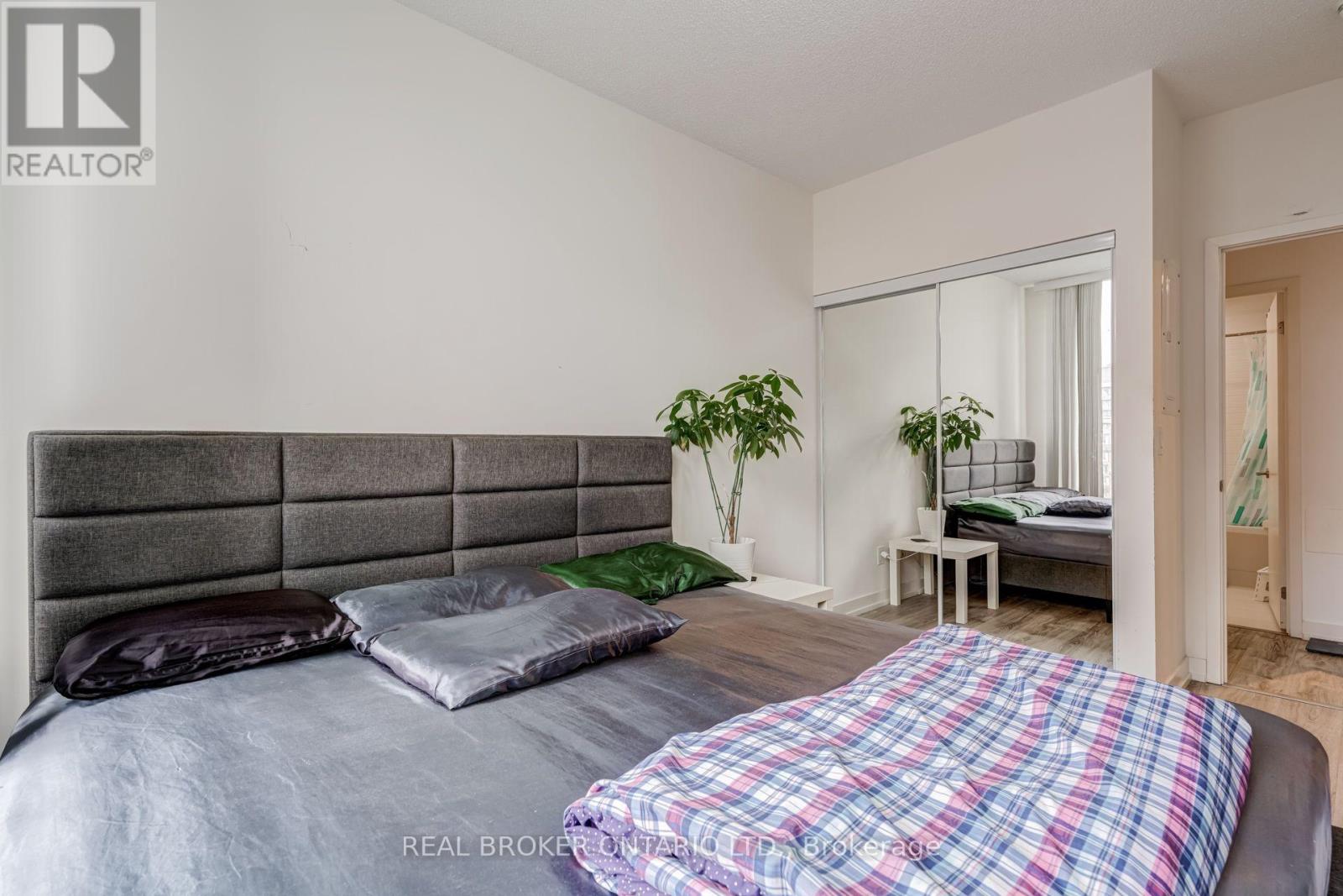 702 - 200 Sackville Street, Toronto, Ontario  M5A 0C4 - Photo 14 - C13682778