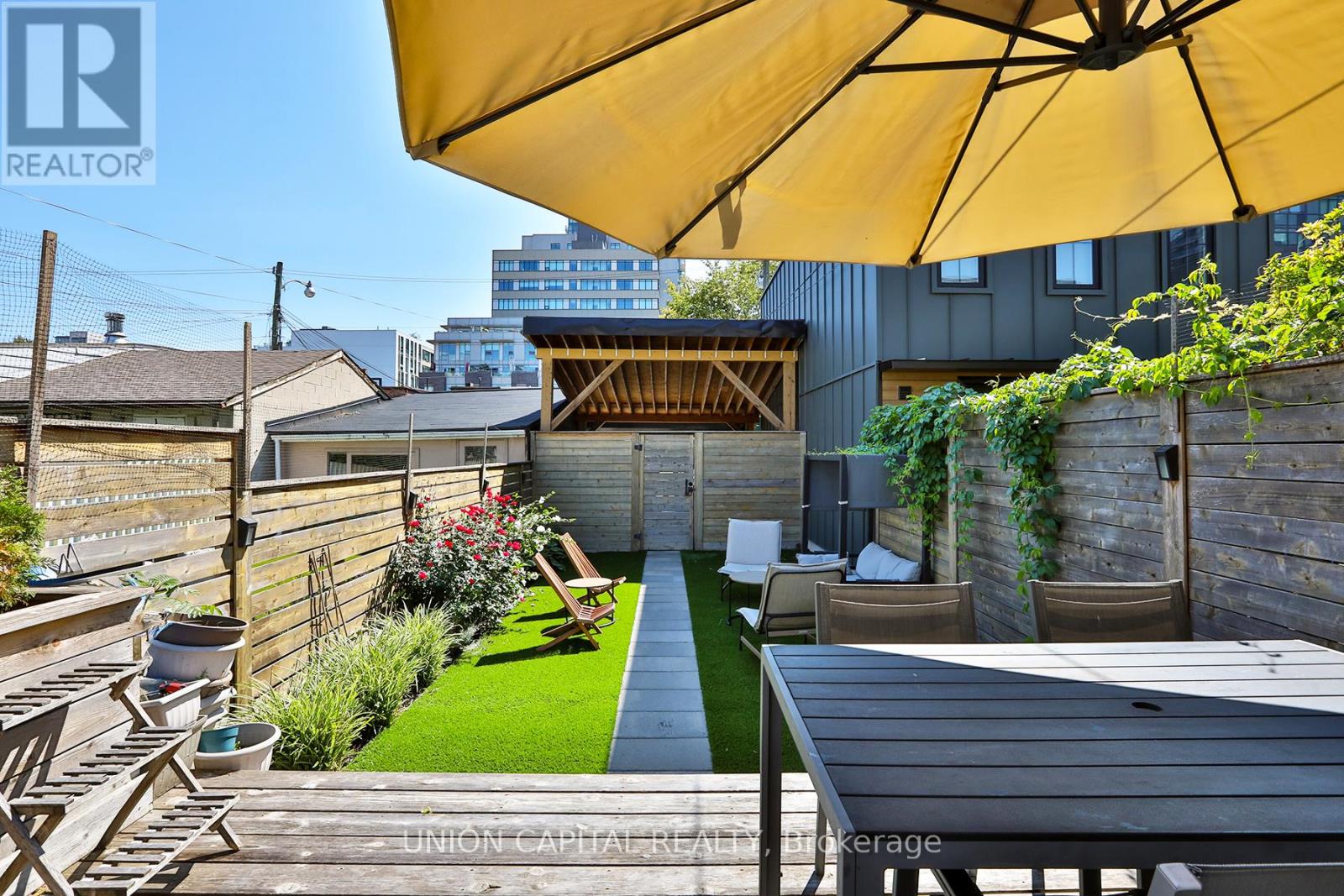 21 Alma Avenue, Toronto, Ontario  M6J 1N2 - Photo 21 - C13682810