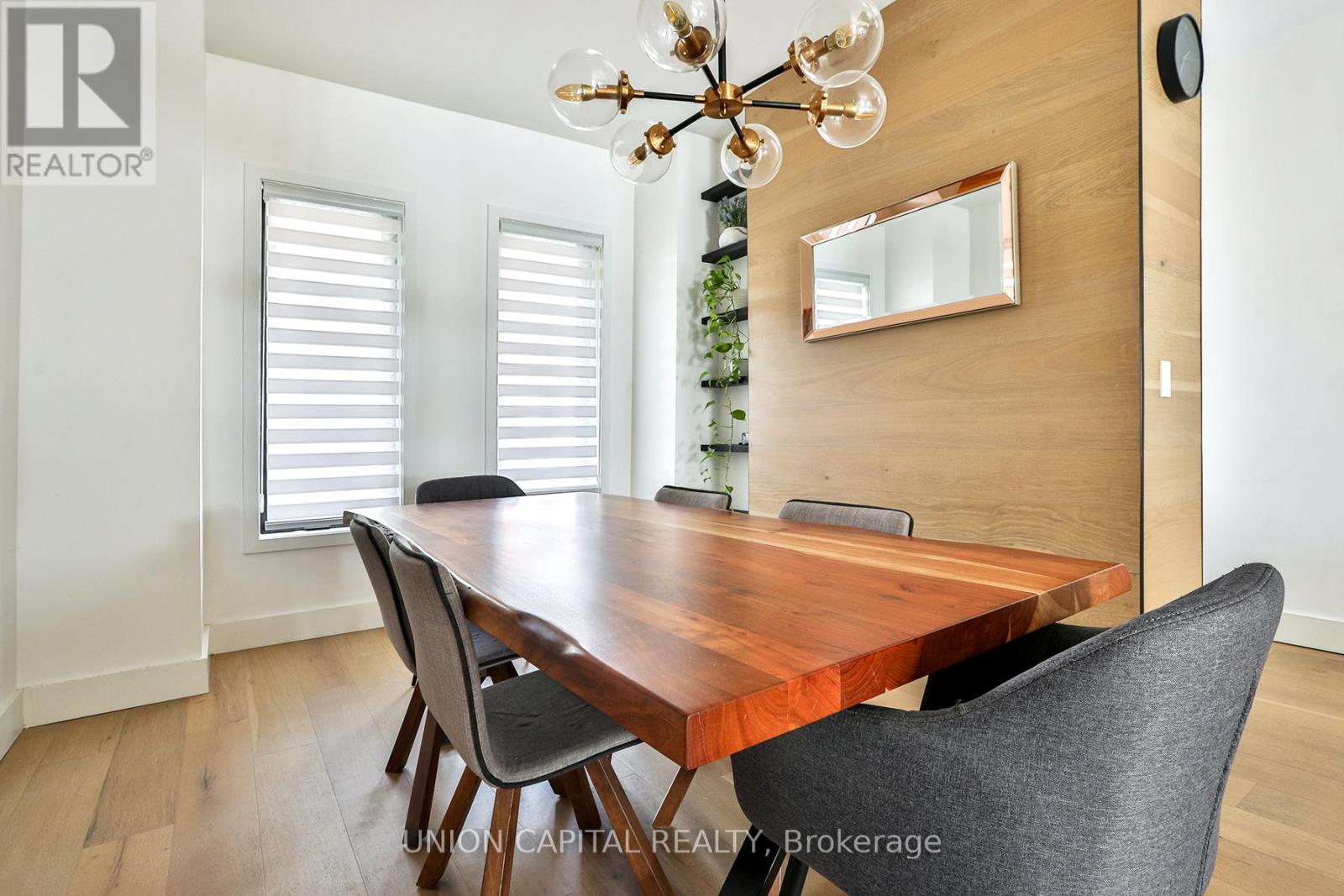 21 Alma Avenue, Toronto, Ontario  M6J 1N2 - Photo 7 - C13682810