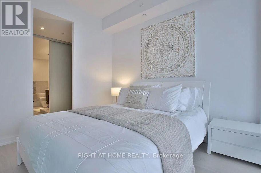 4208 - 488 University Avenue, Toronto, Ontario  M5G 0C1 - Photo 16 - C13682836
