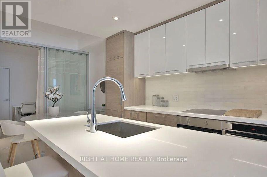 4208 - 488 University Avenue, Toronto, Ontario  M5G 0C1 - Photo 7 - C13682836