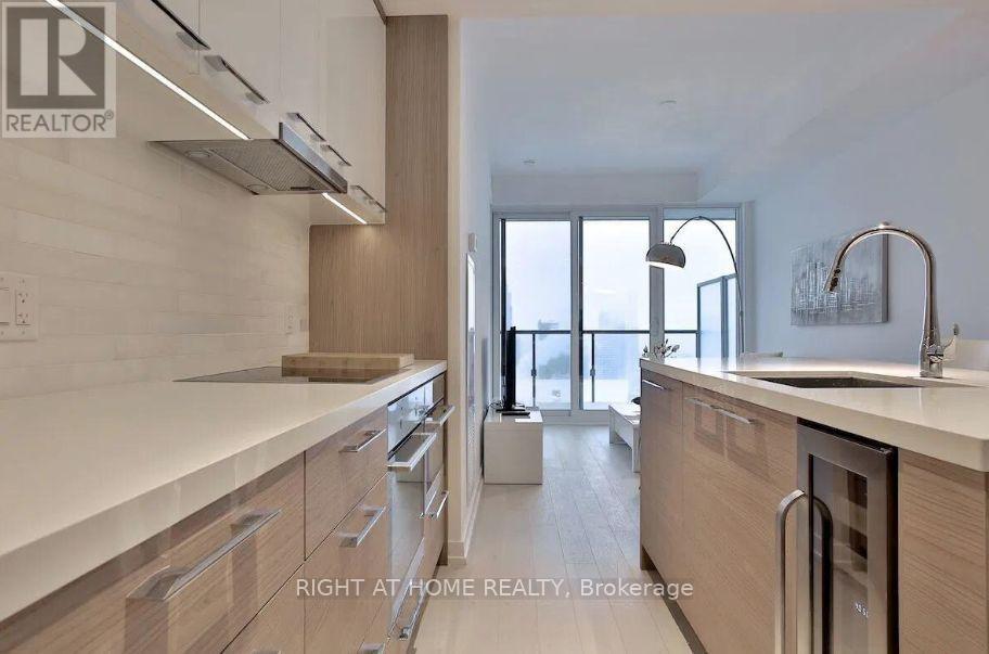 4208 - 488 University Avenue, Toronto, Ontario  M5G 0C1 - Photo 8 - C13682836