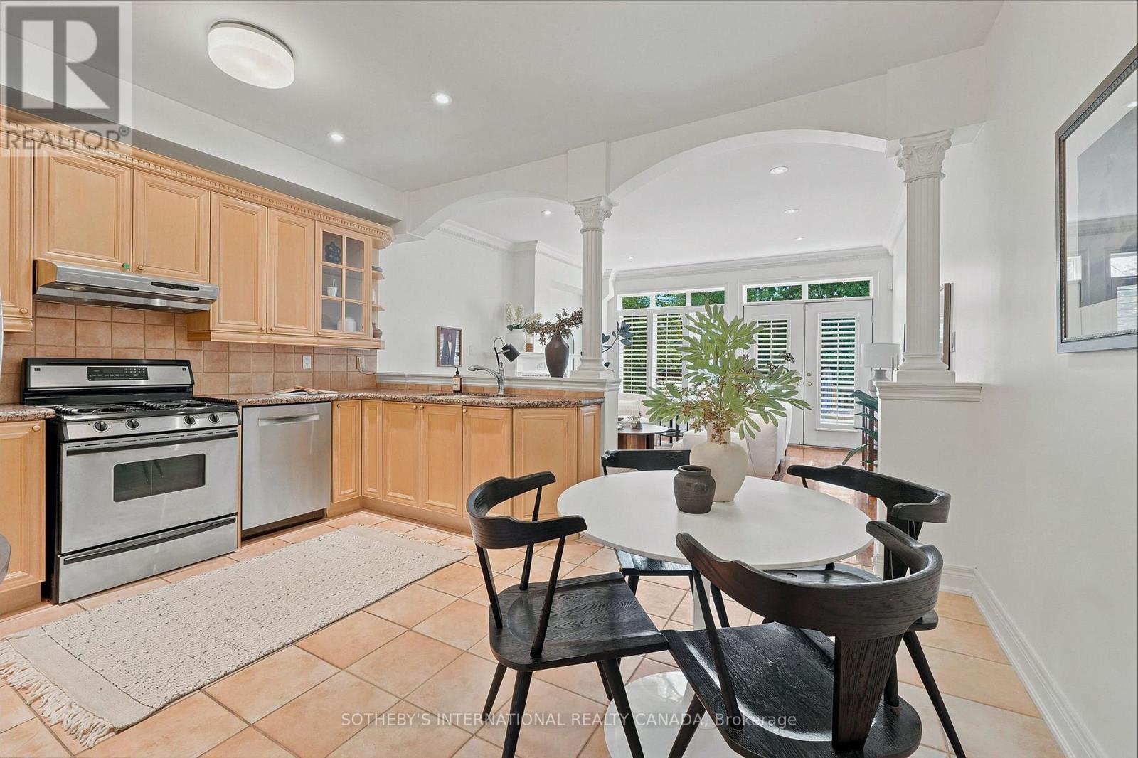 93 Eaton Avenue, Toronto, Ontario  M4J 2Z4 - Photo 8 - E13682870