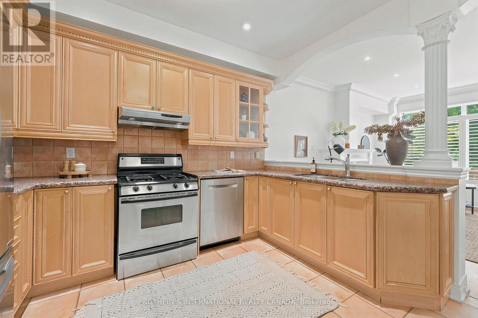 93 Eaton Avenue, Toronto, Ontario  M4J 2Z4 - Photo 9 - E13682870