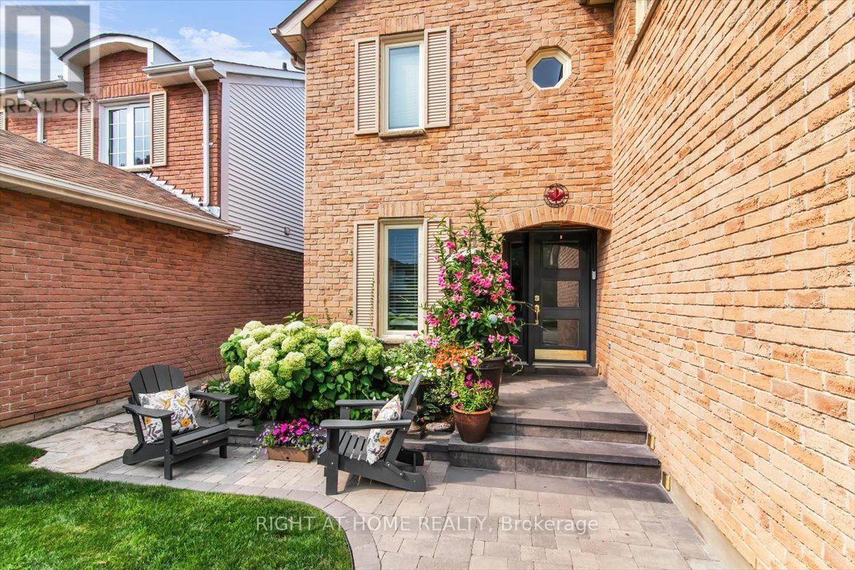 18 Bashford Road, Ajax, Ontario  L1S 3Y2 - Photo 3 - E13682986