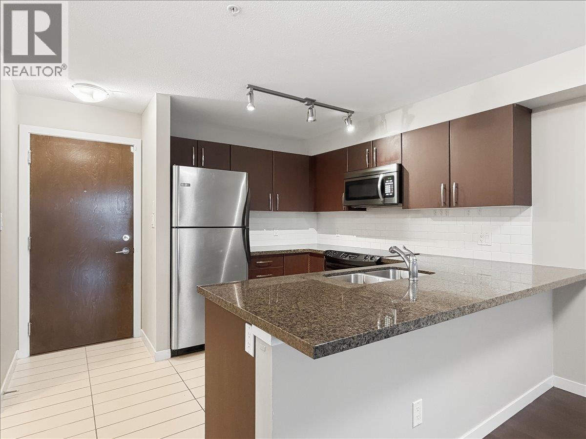 209 7337 Macpherson Avenue, Burnaby, British Columbia  V5J 0A9 - Photo 3 - R3141769