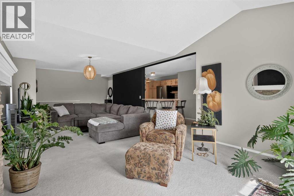 204, 39 Hidden Creek Place NW, Calgary, Alberta T3A 6B9 - Photo 13 - A2334820