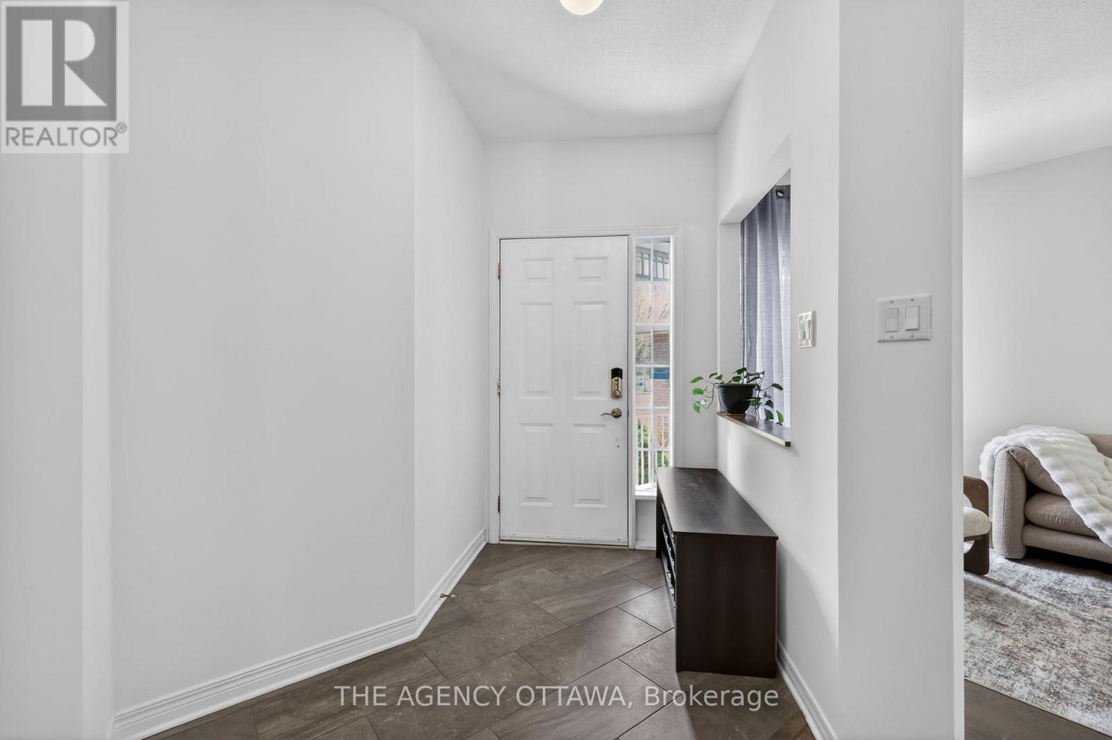 321 Goldridge Drive, Ottawa, Ontario  K2T 1G8 - Photo 4 - X13682822