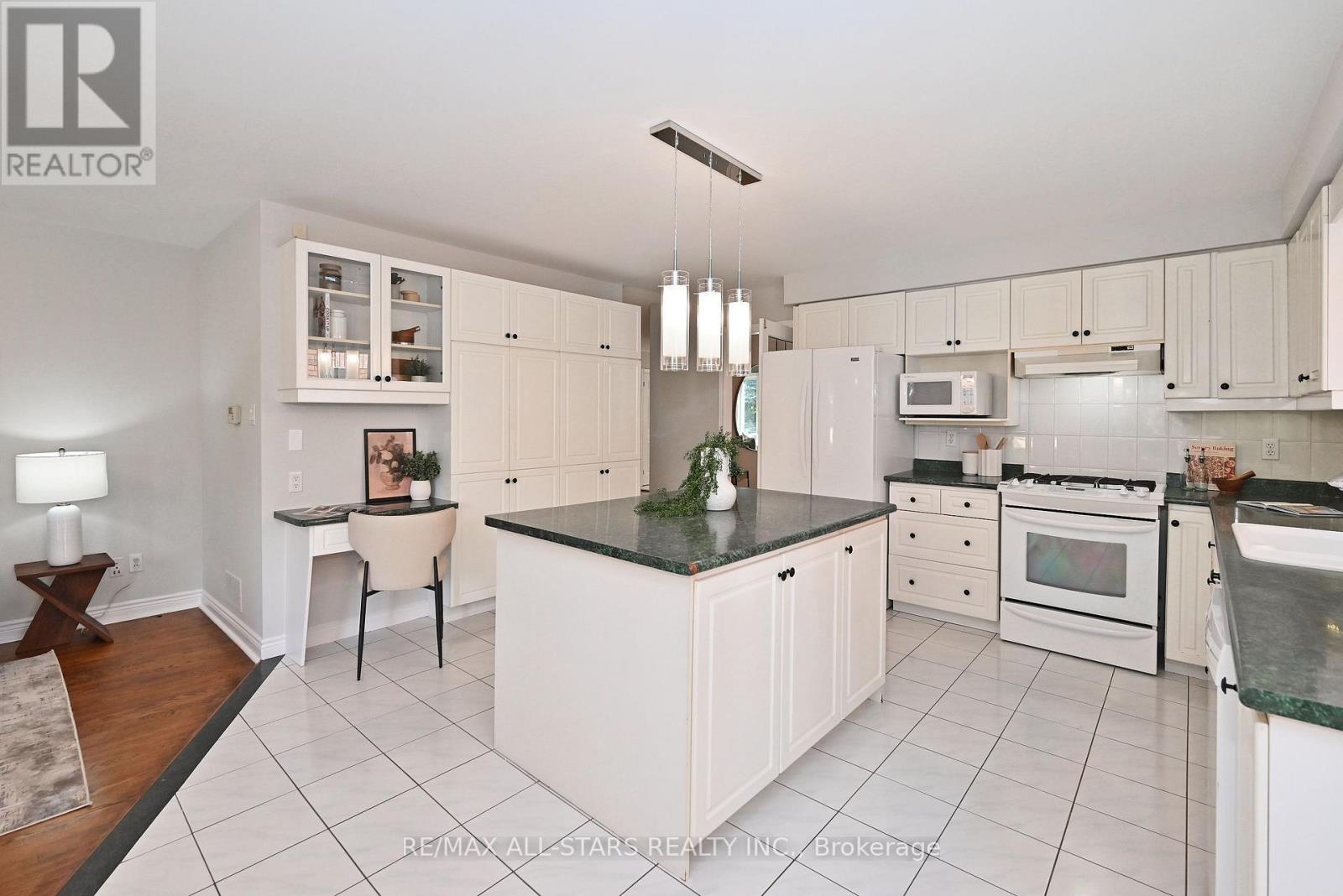 34 Captain Armstrong Lane, Markham, Ontario  L3P 3C9 - Photo 11 - N13682944